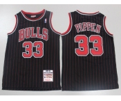Mens Chicago Bulls #33 Scottie Pippen 1995-96 Black Pinstripe Mitchell&Ness NBA Throwback Jersey